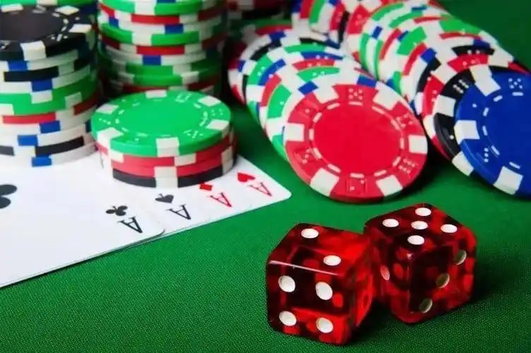 Meja Speed Baccarat live dealer chainers dengan studio multi-kamera