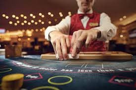 Antarmuka pasar Valorant chainers menampilkan pertandingan tim profesional dengan detail statistik dan kategori taruhan
